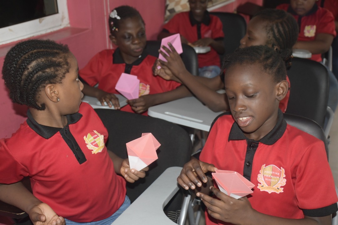 <p>Origami Star-box 2022</p>